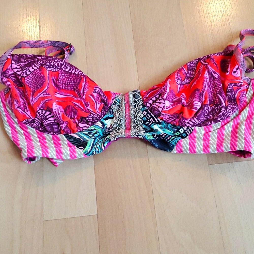 Swimsuit top